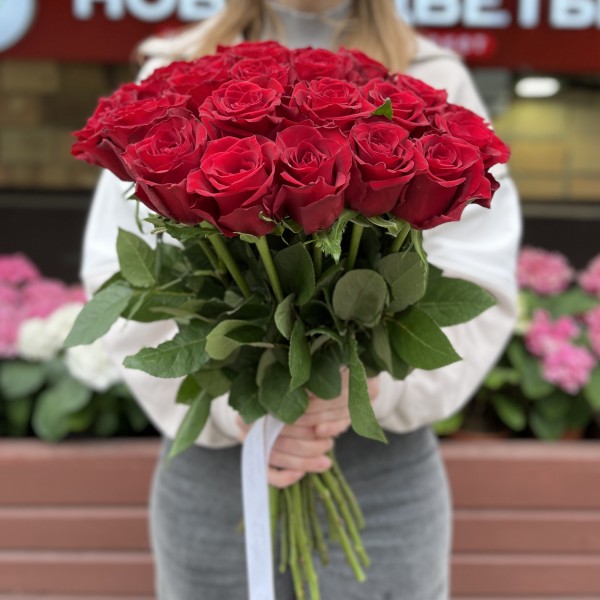 Красная Роза Мадам Ред 50 см