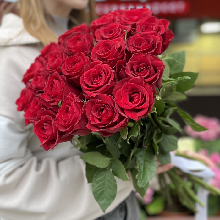 Красная Роза Мадам Ред 50 см