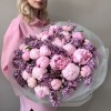 Букет из розовых пионов с сиренью