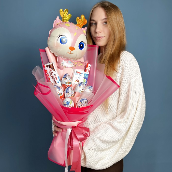 Букет с конфетами Олененок