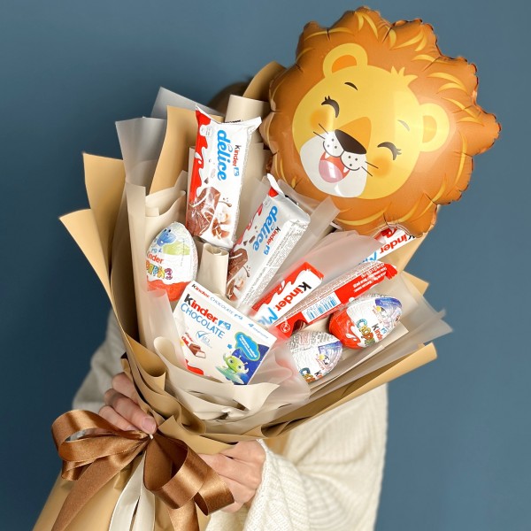 Букет с конфетами Львенок