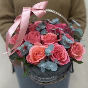 Букет дня в корзине Малинка