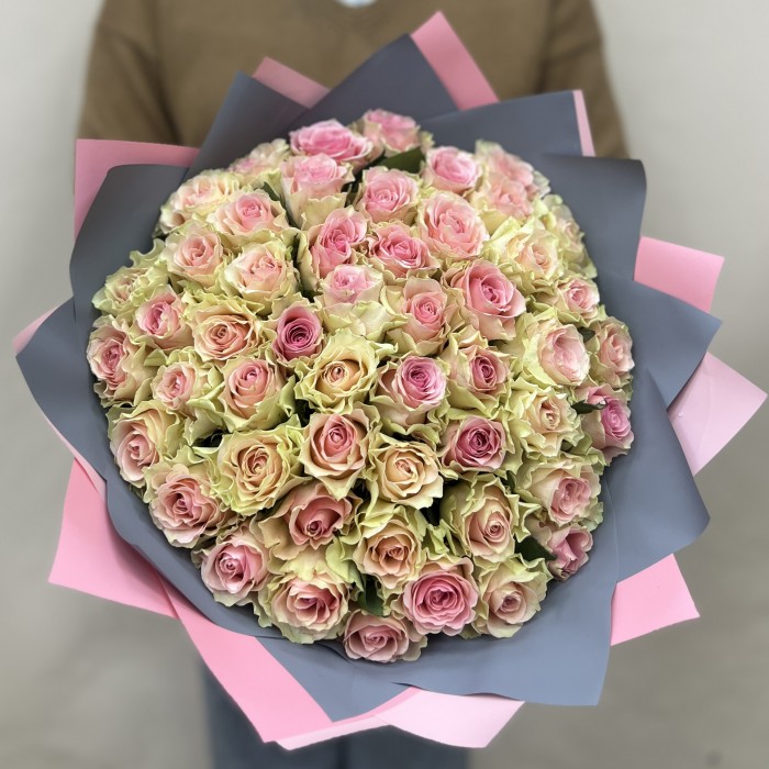 Букет дня нежный микс роз