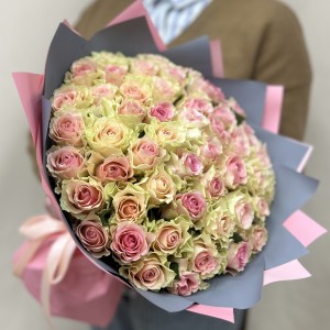 Букет дня нежный микс роз