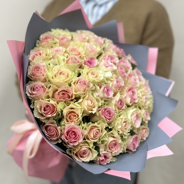 Букет дня нежный микс роз