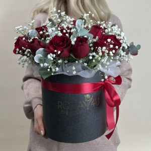 Букет дня в коробке с розами Украшение