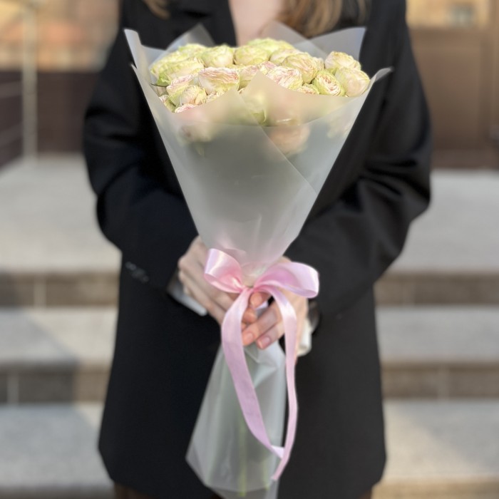 11 кустовых пионовидных роз Свит Джелатто 50 см