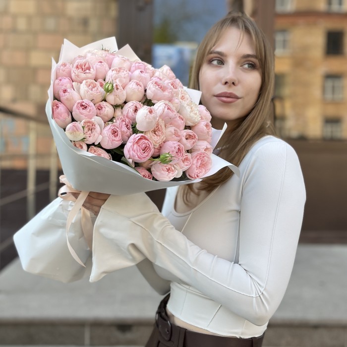 25 кустовых пионовидных роз Мансфилд Пинк Парк 50 см