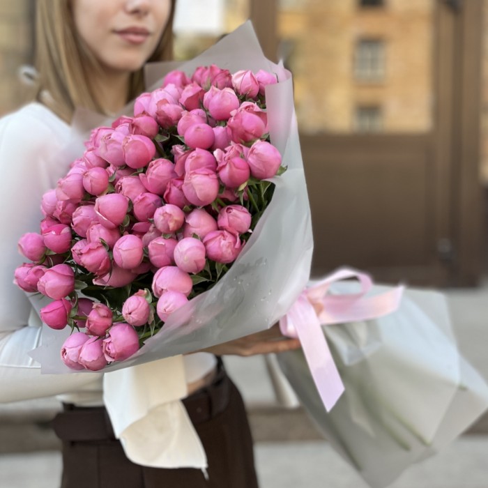 25 кустовых пионовидных роз Сильва Пинк 60 см