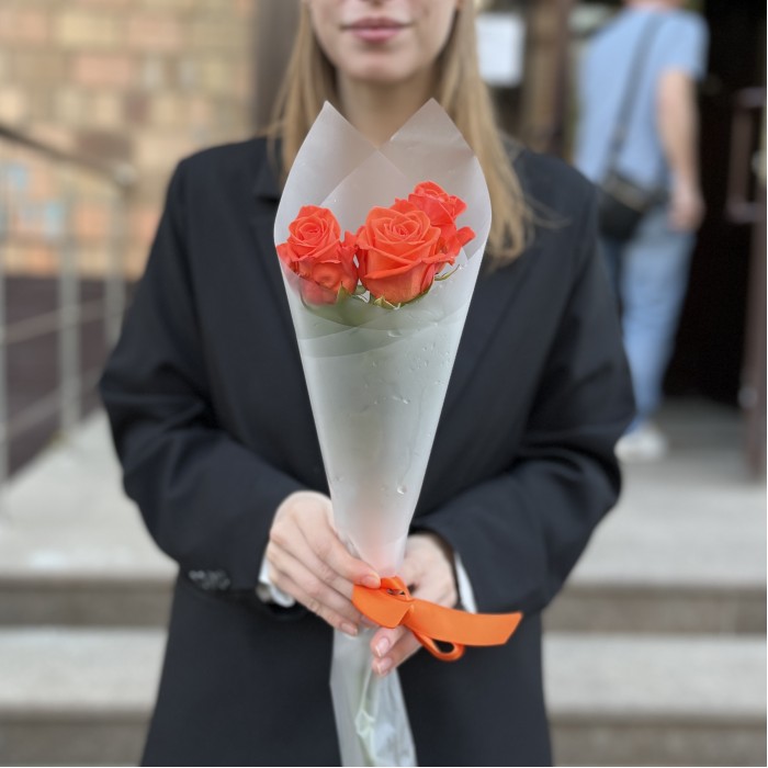 3 оранжевых розы Вау 50 см