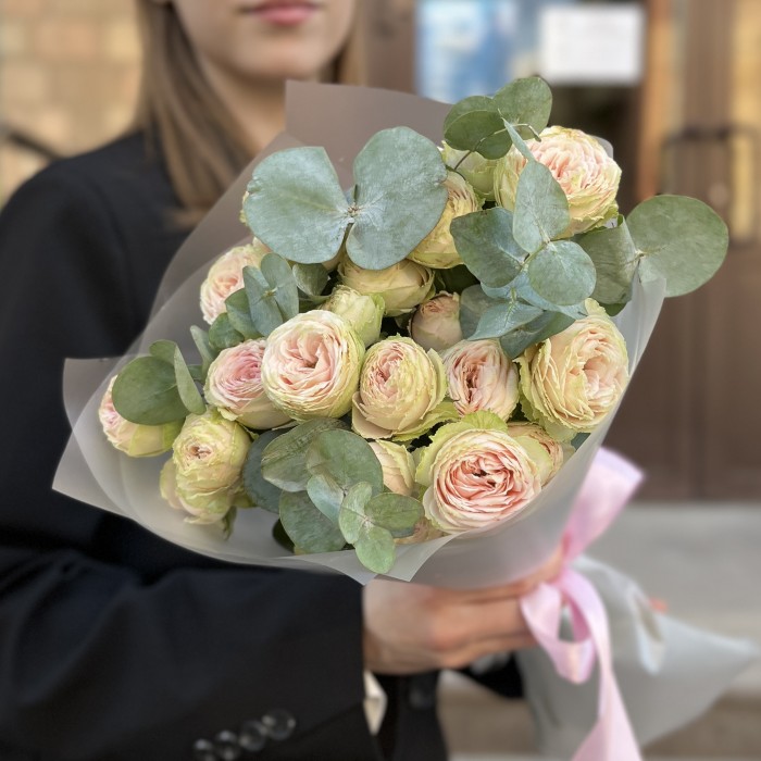 5 кустовых пионовидных роз Свит Джелатто 50 см