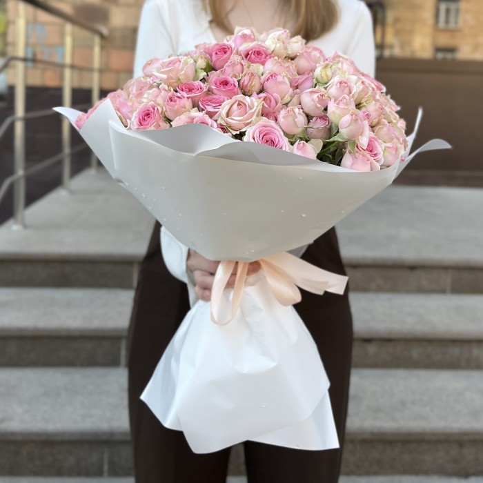 51 кустовая Роза Динара 50 см