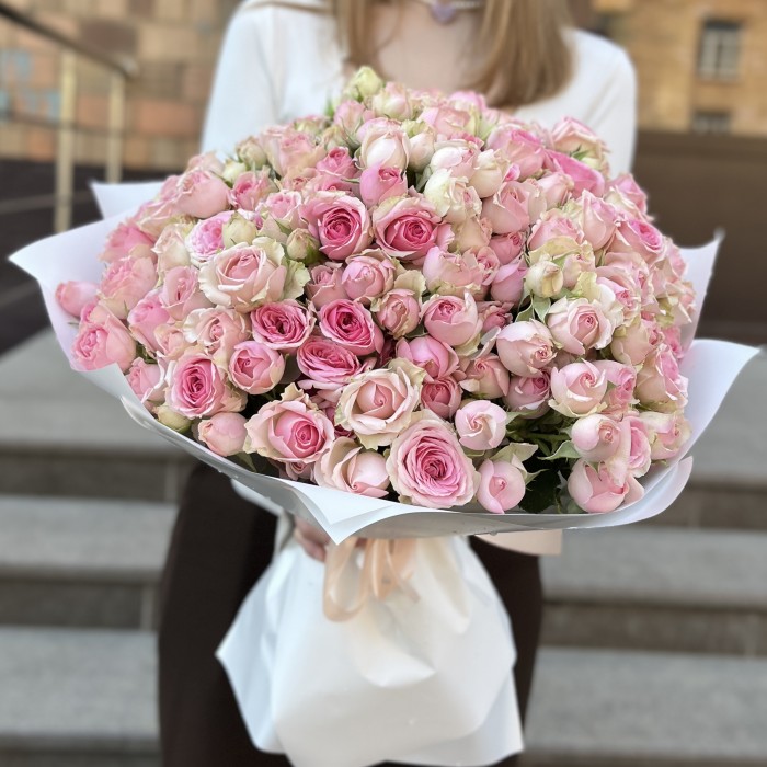 51 кустовая Роза Динара 50 см