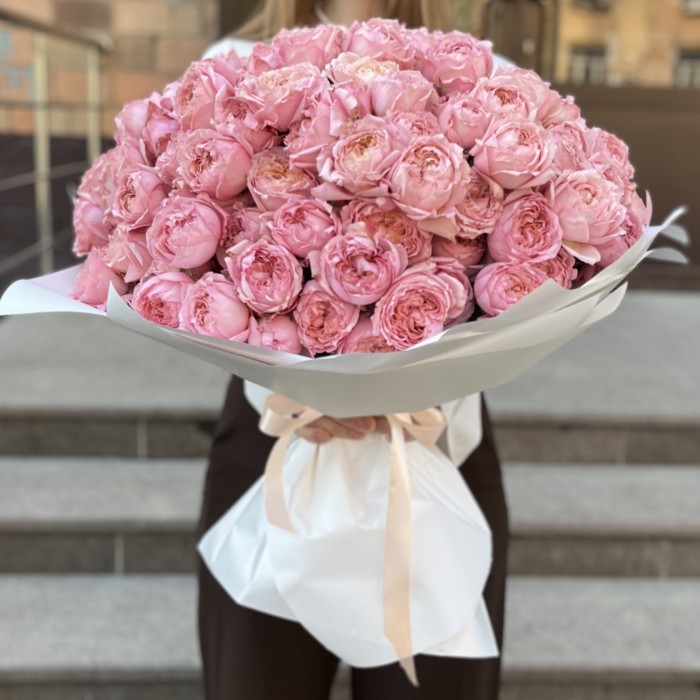 51 кустовая  розовя роза Джульетта 50 см