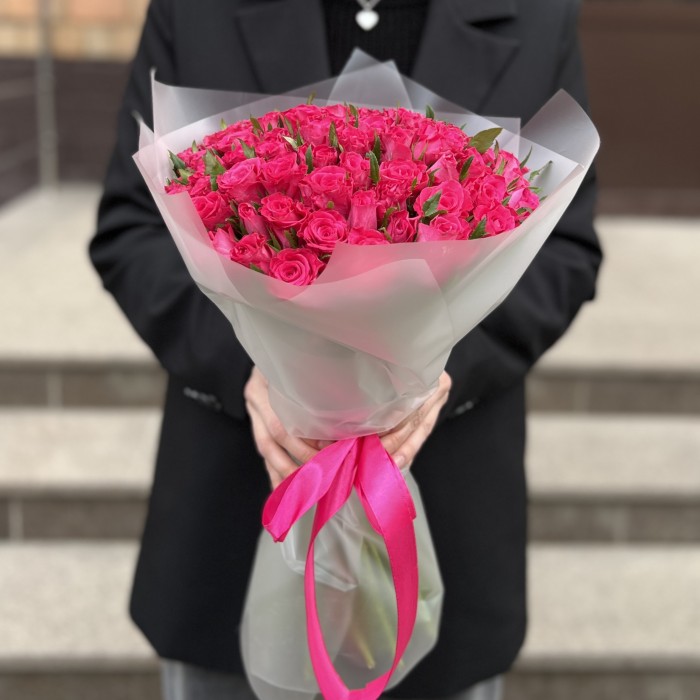 51 малиновая роза Вайлд Калипсо