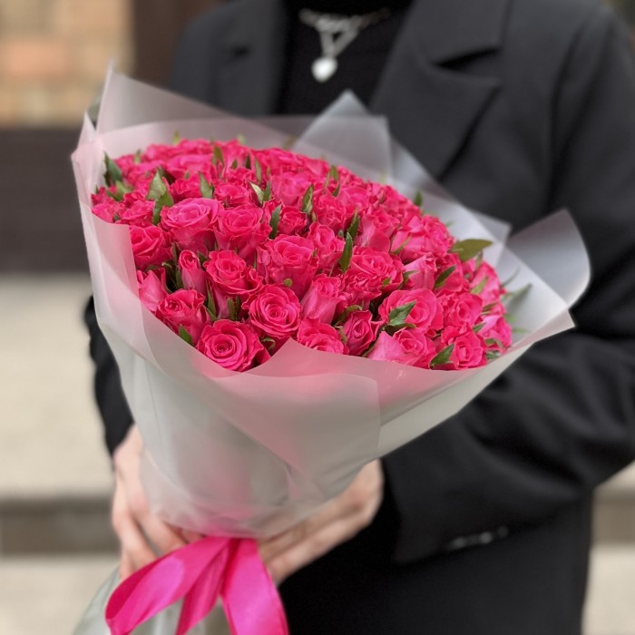 51 малиновая роза Вайлд Калипсо