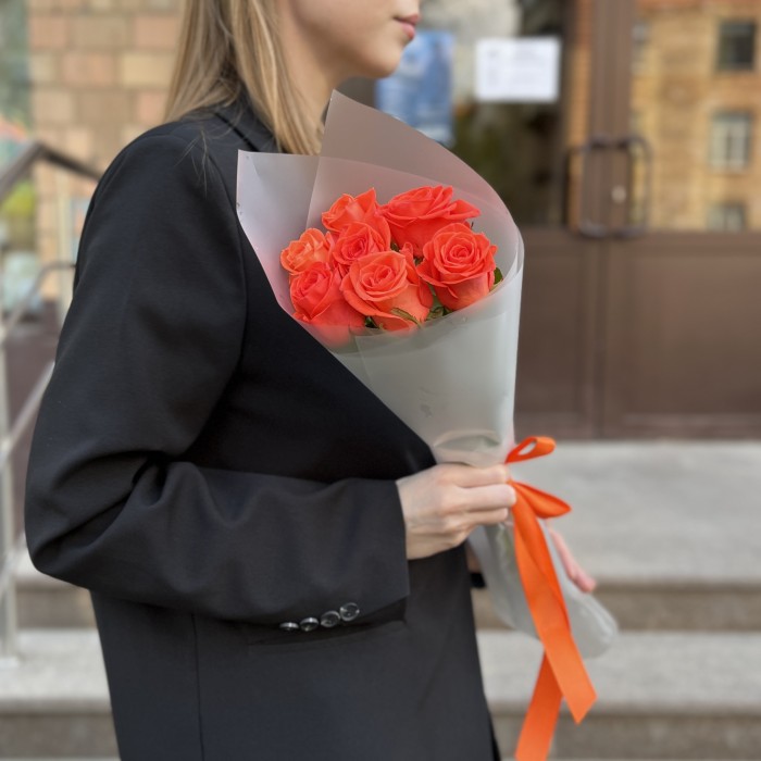 7 оранжевых роз Вау 40 см