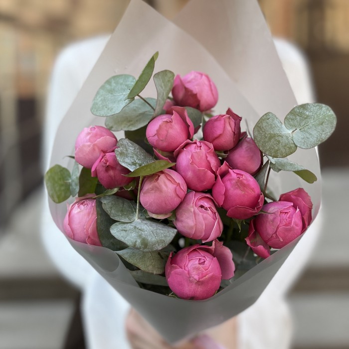 Комплимент кустовых пионовидных роз Сильва Пинк 60 см