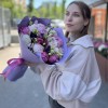 Букет из 15 нежных пионов и эустом MIX