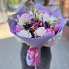 Букет из 15 нежных пионов и эустом MIX