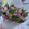 Букет из 5 малиновых альстромерий