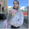 Букет из 5 махровых бело-розовых эустом