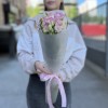 Букет из 5 махровых бело-розовых эустом