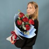 5 пионовидных роз Ред Монстер 50 см с эвкалиптом