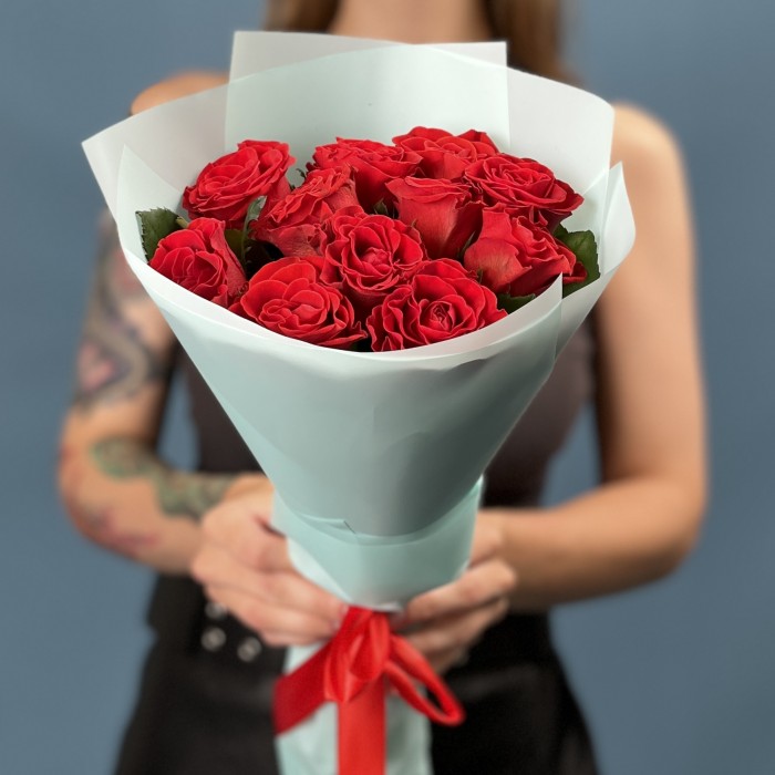 11 красных роз Эль Торо 40 см