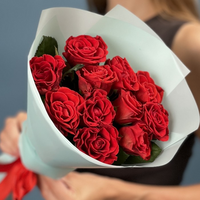 11 красных роз Эль Торо 40 см