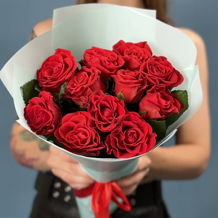 11 красных роз Эль Торо 40 см