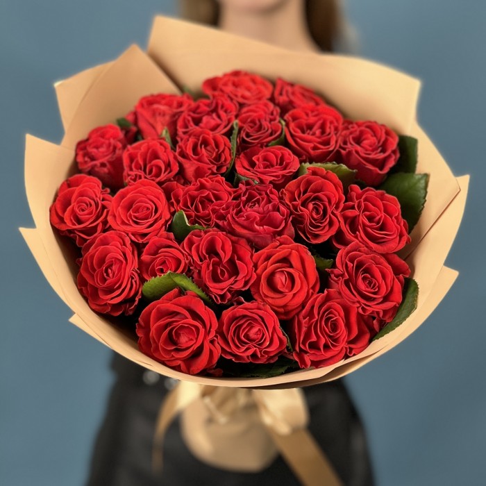 25 красных роз Эль Торо 40 см