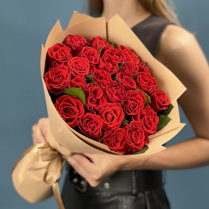 25 красных роз Эль Торо 40 см