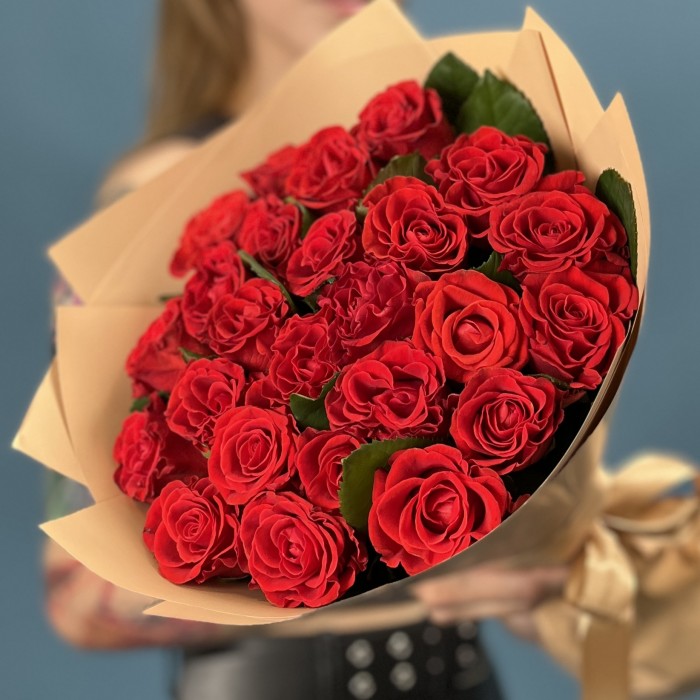 25 красных роз Эль Торо 40 см