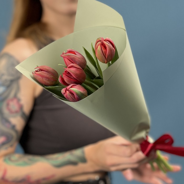 5 красных пионовидных тюльпанов Ред Принц