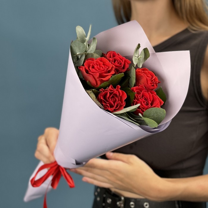 5 красных роз Эль Торо 40 см