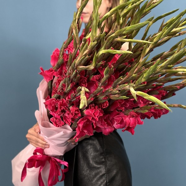 51 малиновый гладиолус