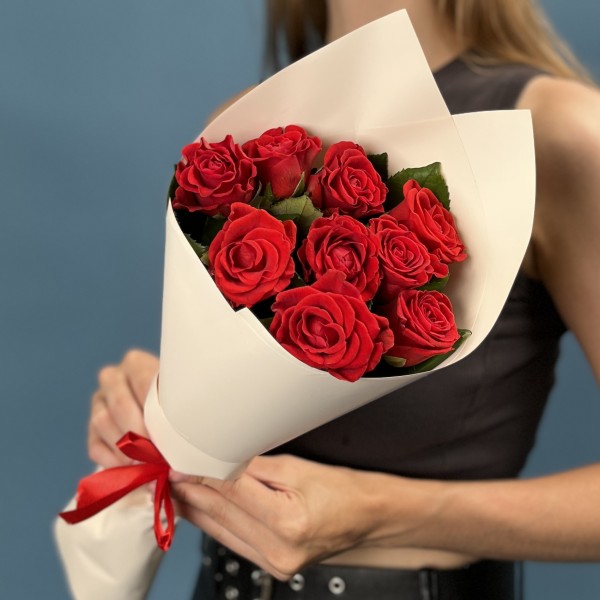 9 красных роз Эль Торо 50 см