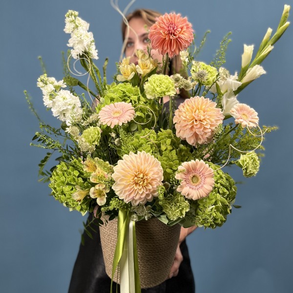 Авторская корзина летняя гармония