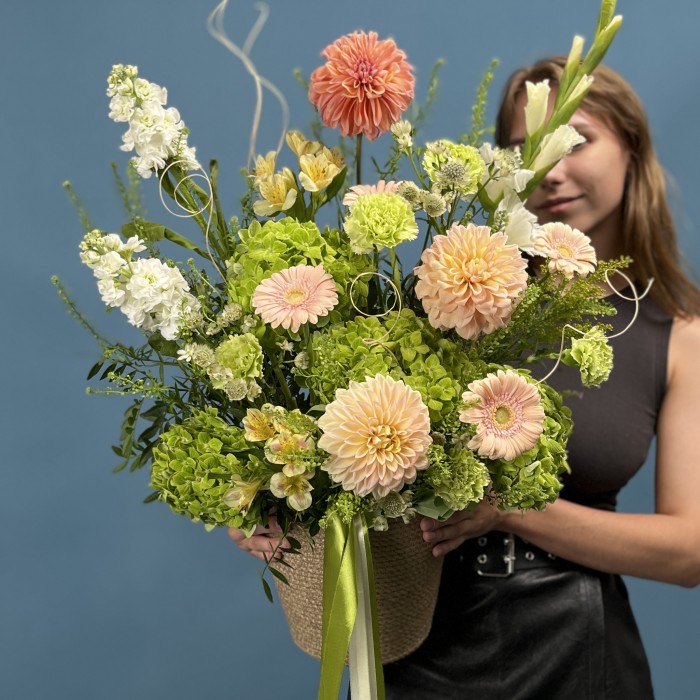 Авторская корзина летняя гармония