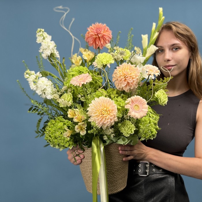 Авторская корзина летняя гармония