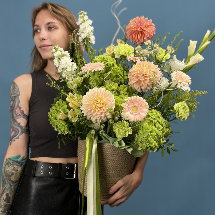 Авторская корзина летняя гармония