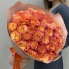35 оранжево-розовых роз Фри Спирит 60 см