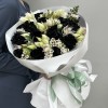 Нежный экзотический букет с черными розами