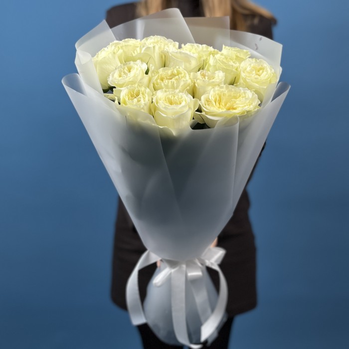 15 роз Белая Майра Вайт 60 см