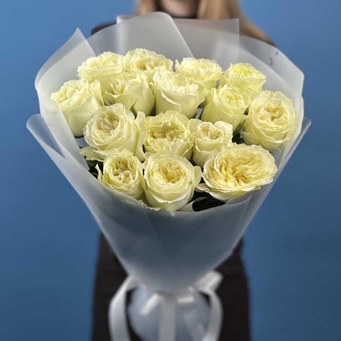 15 роз Белая Майра Вайт 60 см