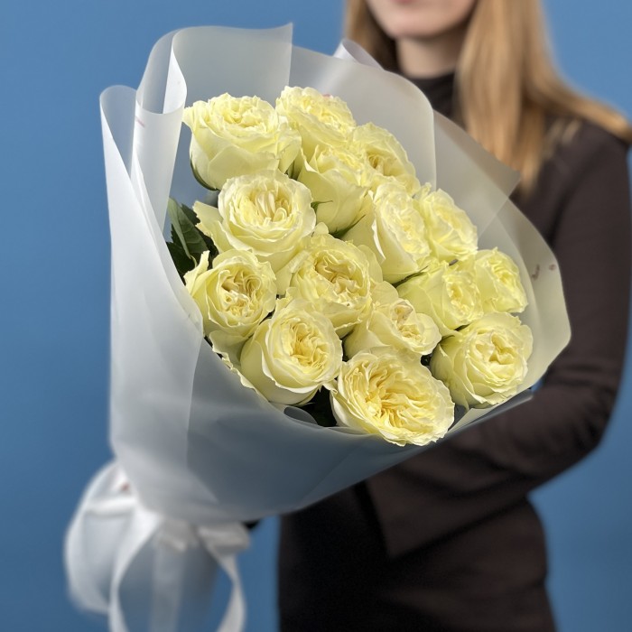 15 роз Белая Майра Вайт 60 см