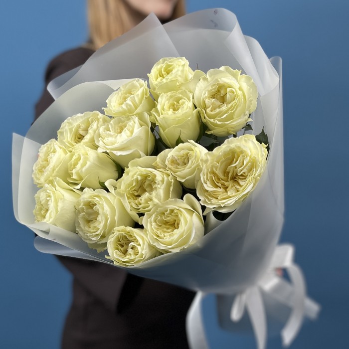 15 роз Белая Майра Вайт 60 см