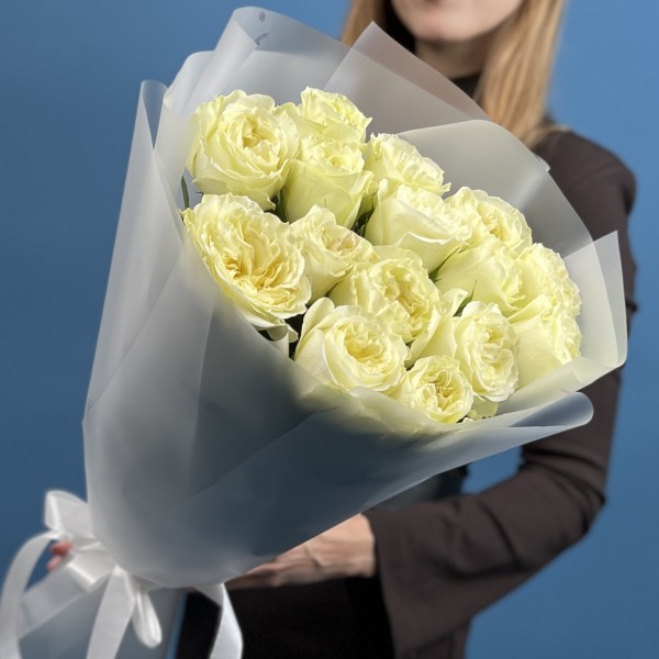 15 роз Белая Майра Вайт 60 см