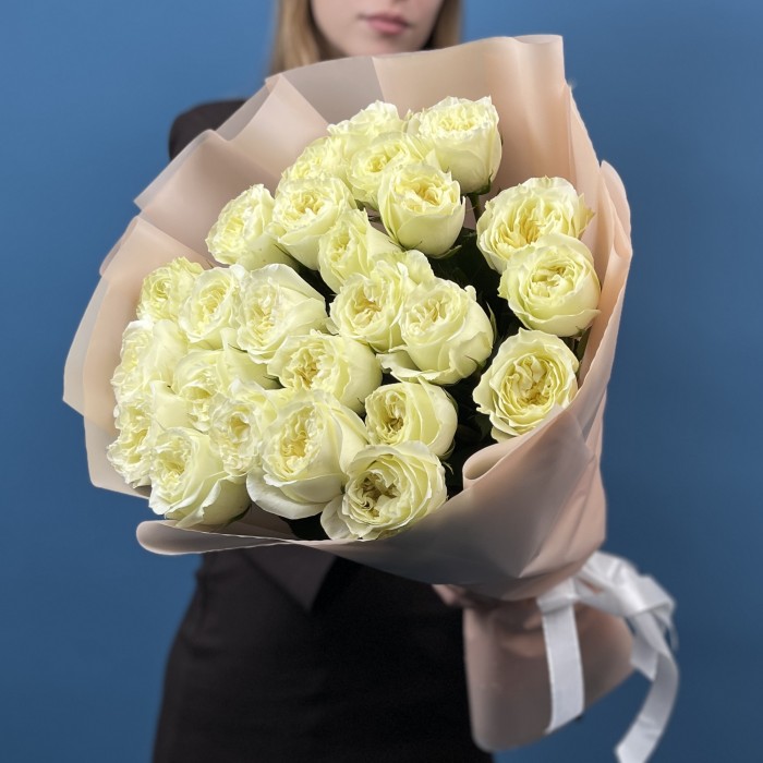 25 роз Белая Майра Вайт 60 см